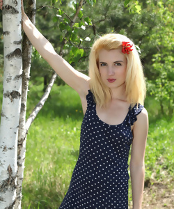 Adolescente en el bosque